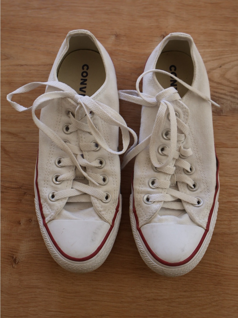 Converse White Canvas Low-Top Sneakers Women’s 7